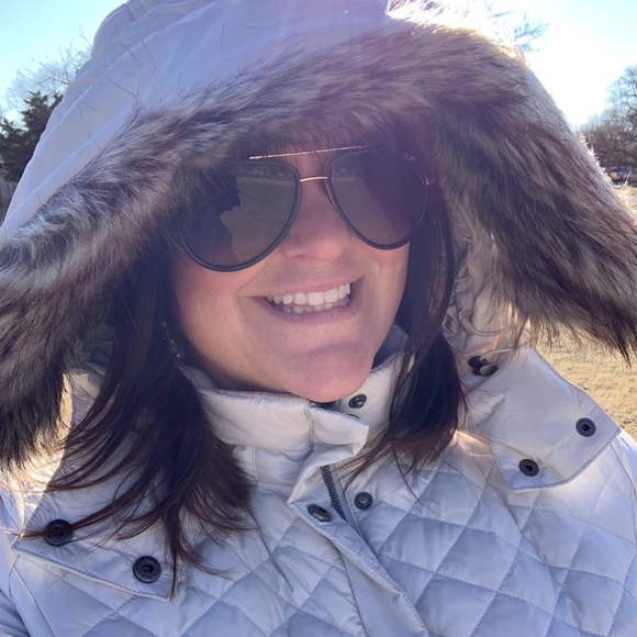 Posh Ambassador - shop safe with me! MAKE OFFERS! - Picture 1 of 6